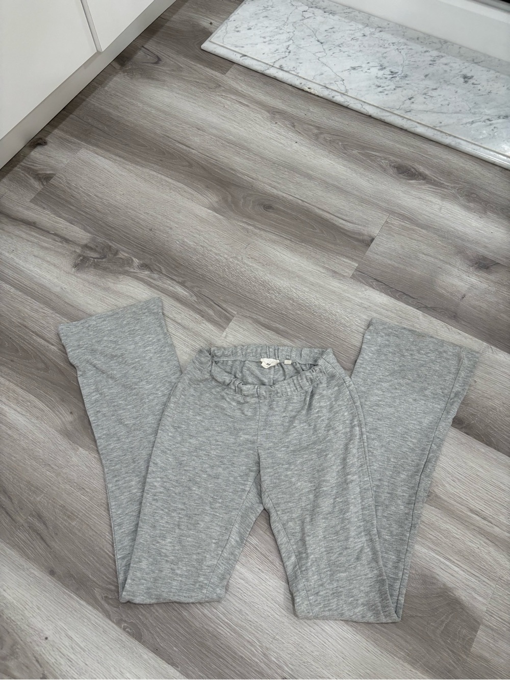 Wilfred Low rise Heather Gray Jogger Pants
